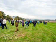 AK021025-34 - Alan King Stable Visit